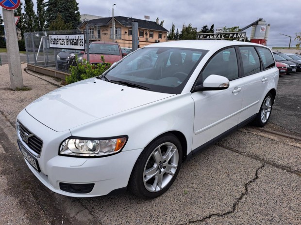 Volvo V70 2.0 D [D3] Summum Geartronic Tklete...